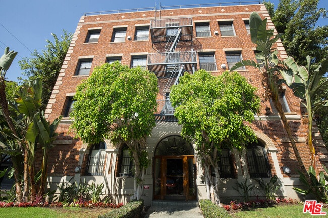 Photo - 361 S Detroit St Condo Unit 405