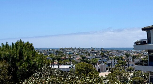 Building Photo - Spacious Luxury Home With Ocean and Newport Harbor Views