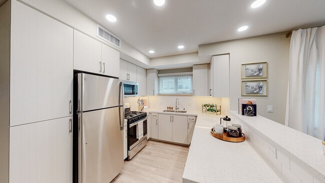 Photo - Chase Knolls