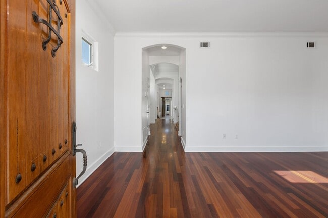 Photo - 3-bedroom 3.5 Coronado Village home near schools