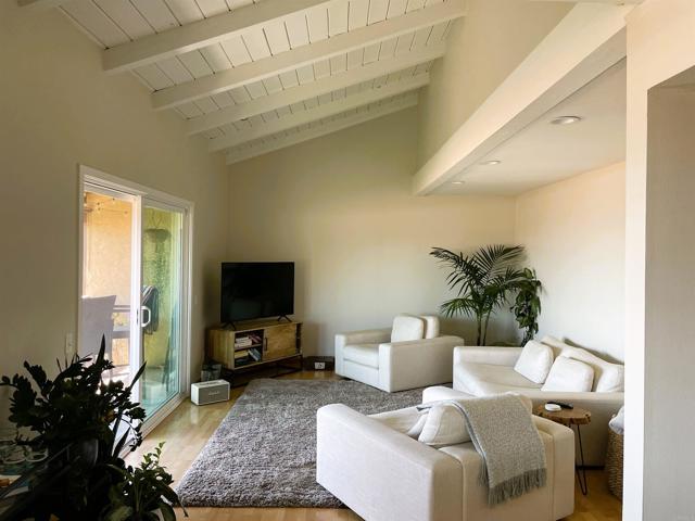 Photo - 214 Via Robina Unit 8