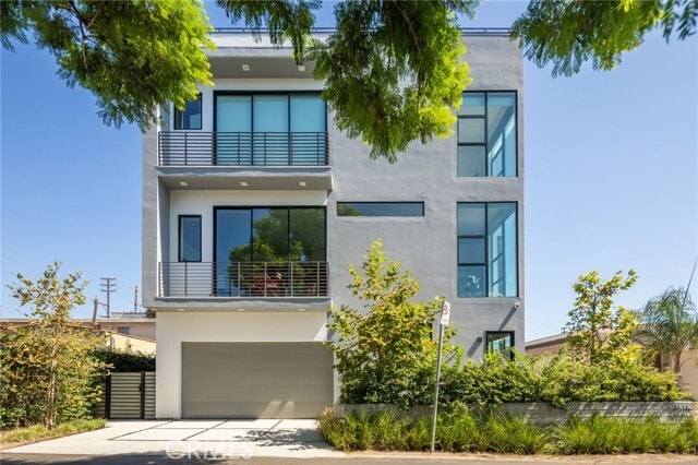 Photo - 1616 Amherst Ave