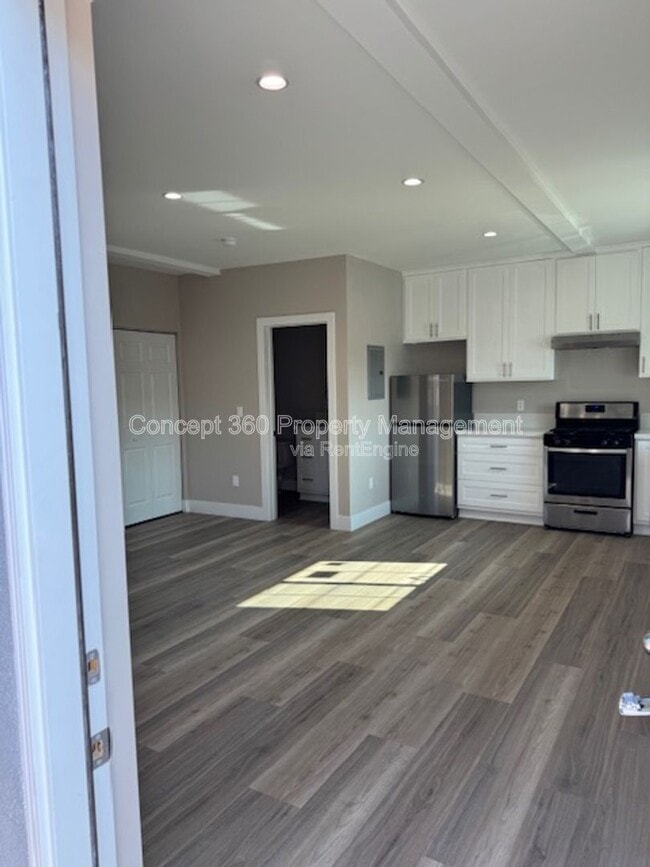 Photo - 318 E Heath Ln Unit A