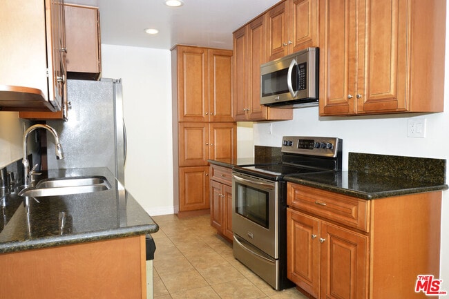 Photo - 5950 Canterbury Dr Unit C212