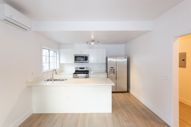 Photo - 1344-1350 N Alta Vista Blvd