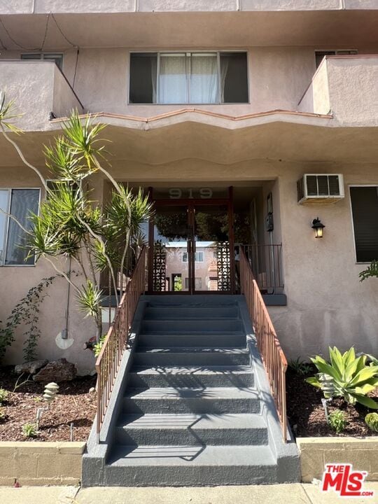 Photo - 919 N Harper Ave Unit 1