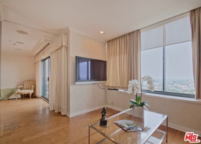 Photo - 10724 Wilshire Blvd Unit 1001