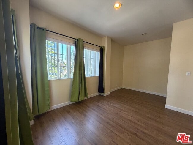 Photo - 1839 Arlington Ave