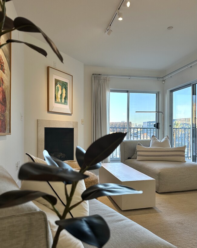 Photo - 733 S Manhattan Pl Condo Unit 506