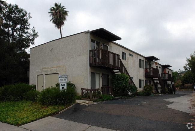 Photo - Casa De Oro Senior Apartments