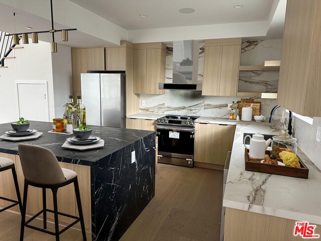 Building Photo - 1900 20th St Unit #B