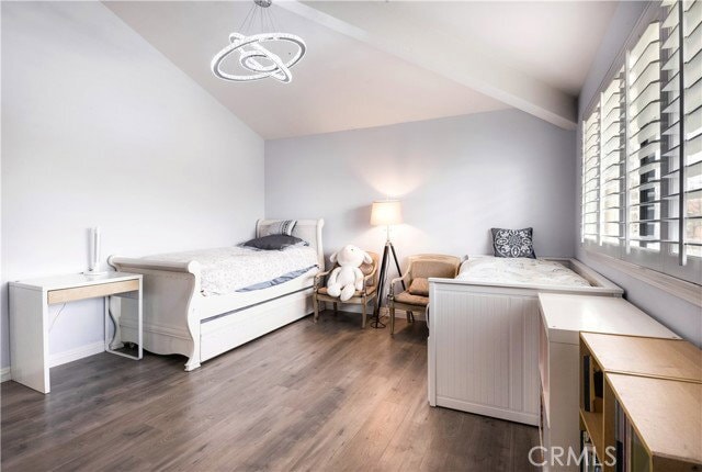 Photo - 16 Monterey Ct