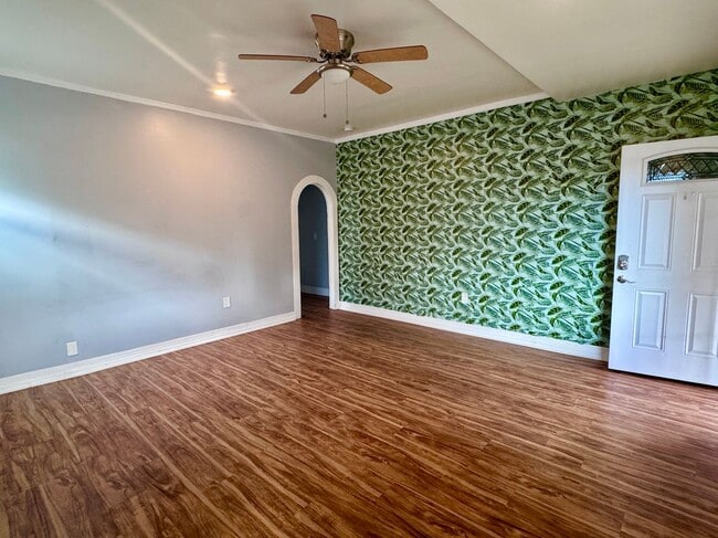 Photo - 1151 E 15th St