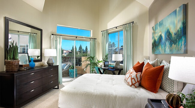 Photo - 5305 Toscana Way Unit SI FL3-ID1633409P