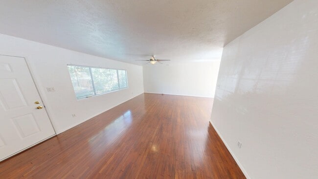 Photo - 4BD 3BA with a Private Patio!