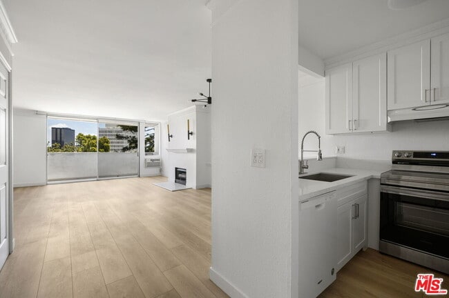Photo - 11645 Montana Ave Unit 335