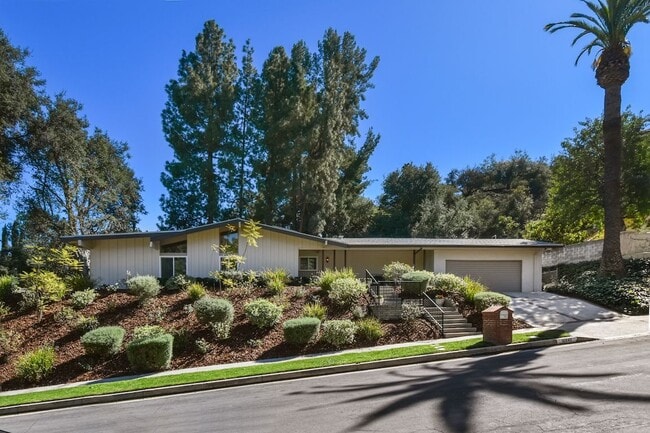 Photo - 16940 Adlon Rd House