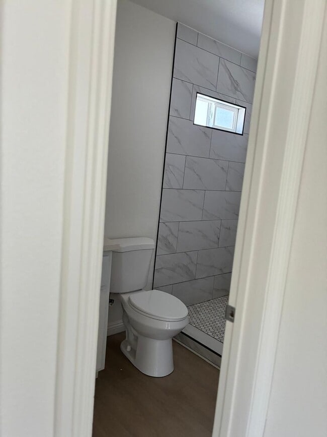 Photo - LA9521 Unit 9521 1/4