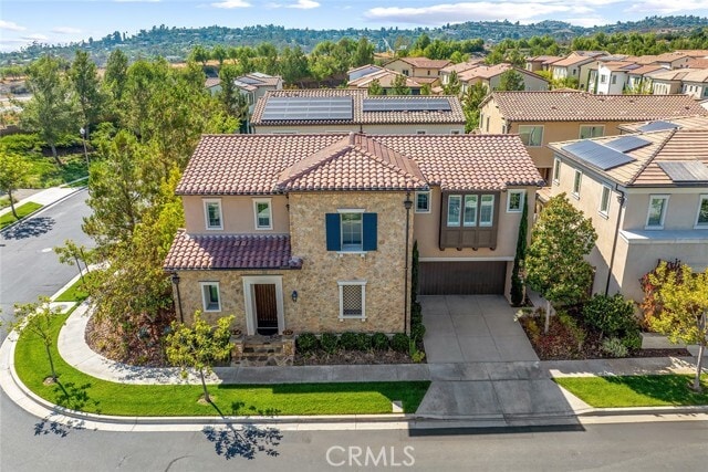 Building Photo - 77 English Saddle