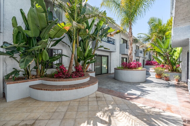 Building Photo - The Alexio