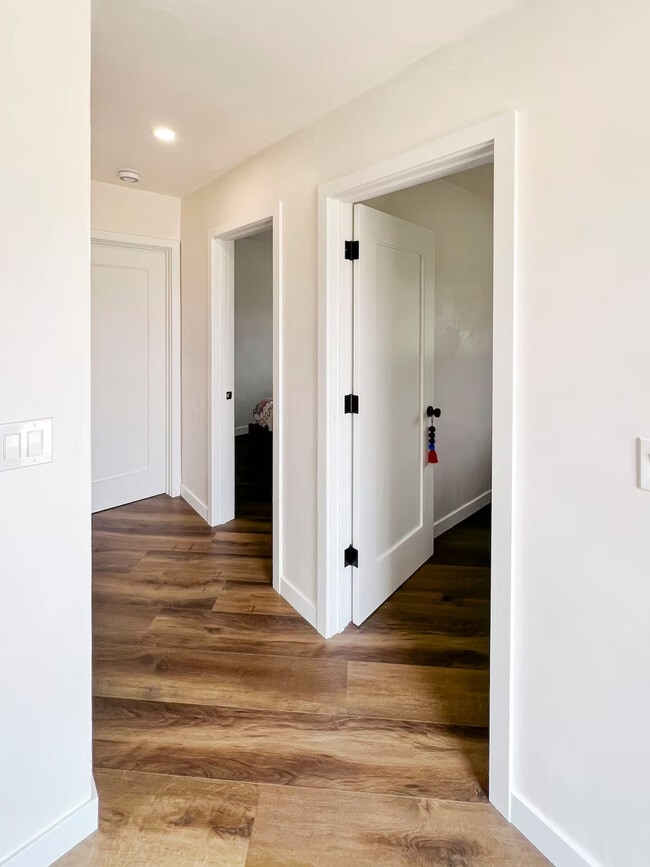 Photo - 898 Veronica Springs Rd Unit SI ID1353165P