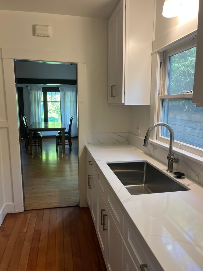 Photo - 807 N Wilson Ave