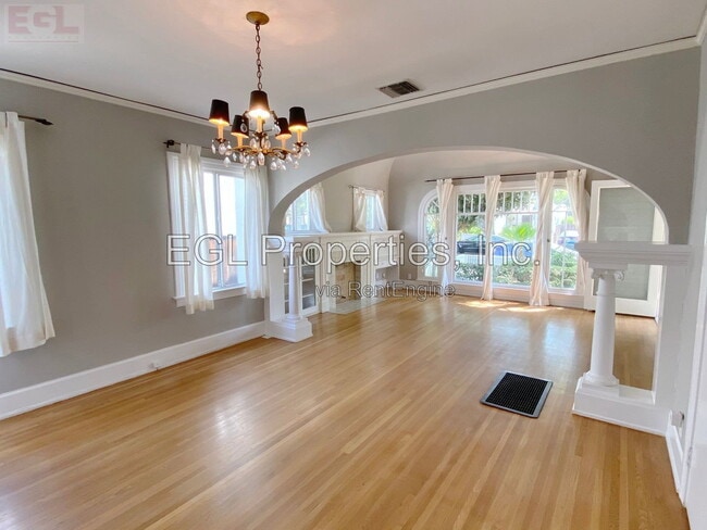 Photo - 1203 Poinsettia Dr