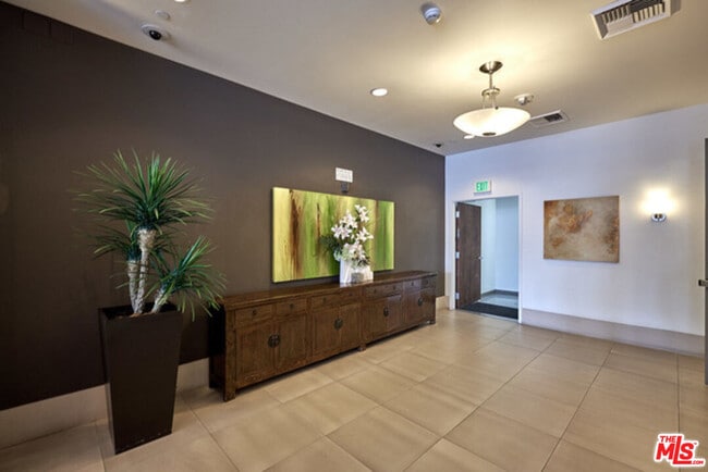 Photo - 3223 W 6th St Unit 604