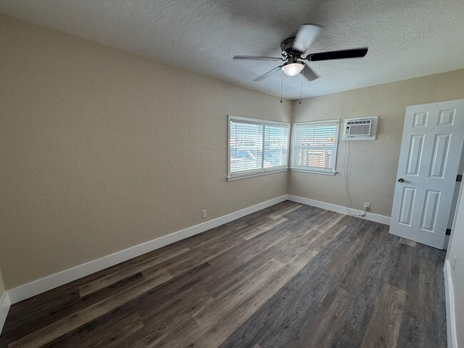 Photo - 3 bed 2 bath house with garage