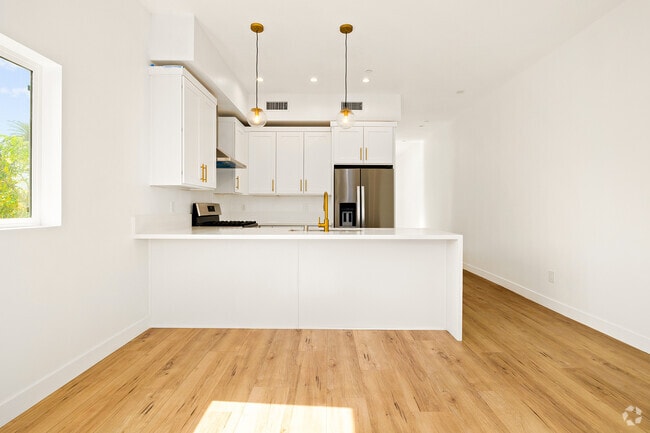 Building Photo - 3420 12th Ave Rental