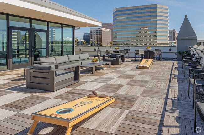 Rooftop Lounge - Ocean Center