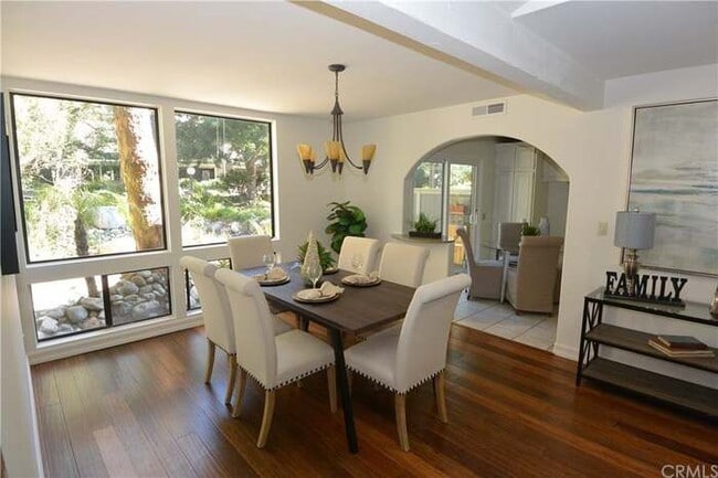 Photo - 137 S Stonebrook Dr