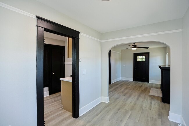 Photo - 401-403 S Garnsey St Unit 401