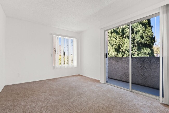 Photo - 3685 Watseka Ave Unit 105