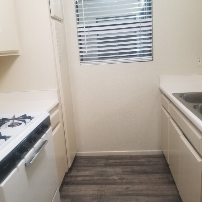 Photo - 14324 Lemoli Ave Unit 37