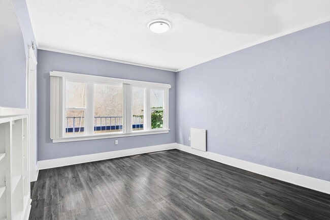 Photo - 1643 Locust Ave Unit 03
