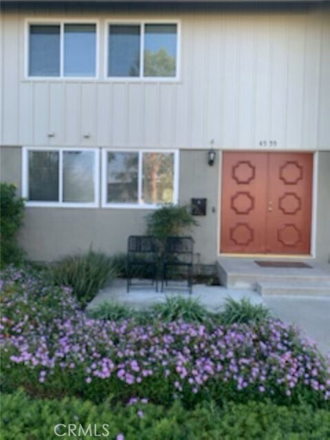 Photo - 4555 Larwin Ave