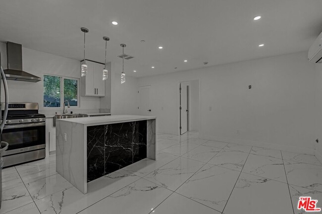 Photo - 4334 1/2 Sepulveda Blvd