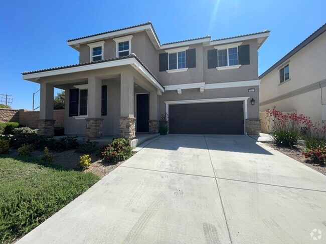 Building Photo - 5-Bedroom Home with In-Law Suite in Gated ...