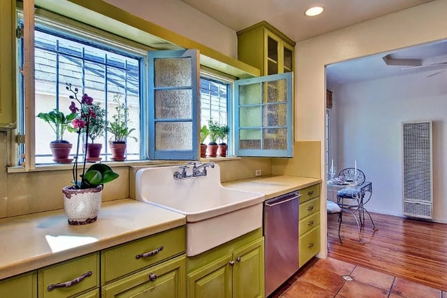 Photo - 7714 Waring Ave