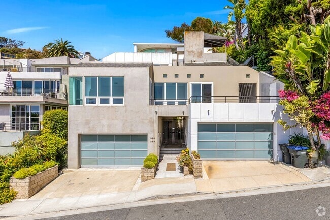 Building Photo - Luxury 2 Bed | 2.5 Bath Private Residence ... Rental