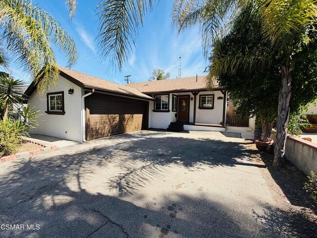 Building Photo - Welcome this single story, beautifully maintained and thoughtfully updated home South Of The Boul...