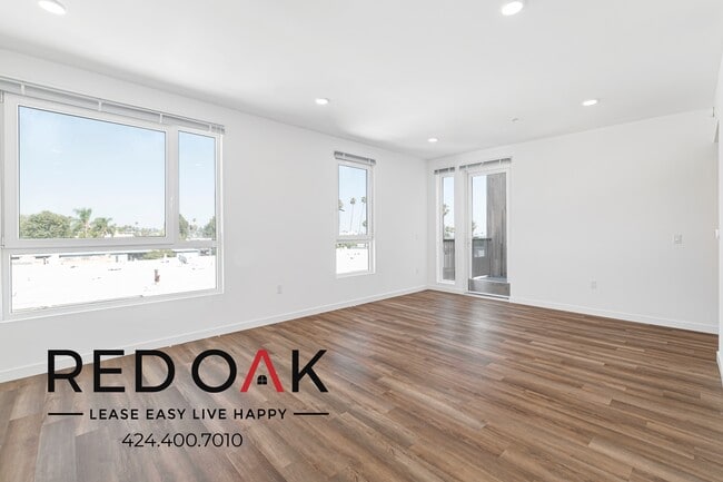 Photo - 1860 N Western Ave Condo Unit 301