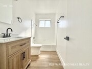 Photo - 1819 S Oxford Ave Unit 20