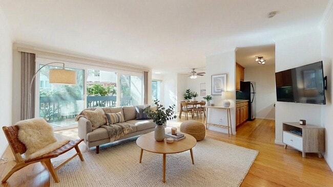 Building Photo - 902 Camino Real Unit 106