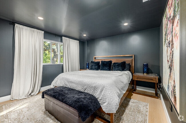 2BR, 2BA - 1000SF - Primary Bedroom - 1368 1/2 Yosemite Dr