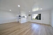 Photo - 20445 Saticoy St Unit 15