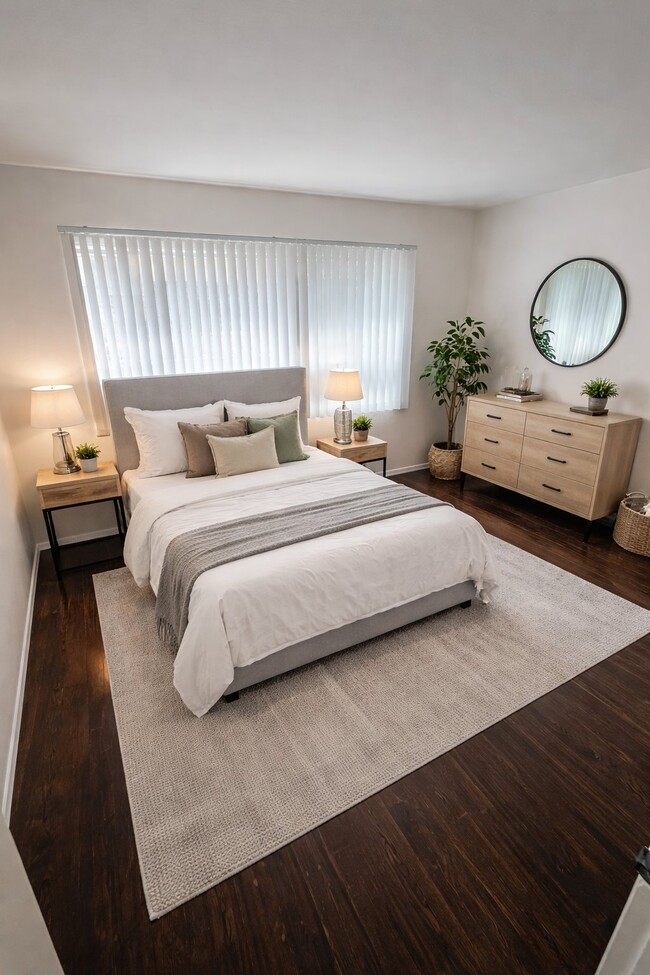 Building Photo - 11030 Moorpark St Unit B6