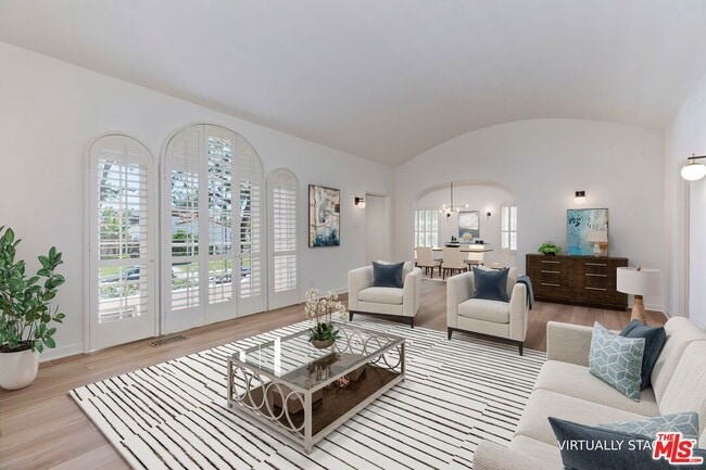 Photo - 119 N Almont Dr