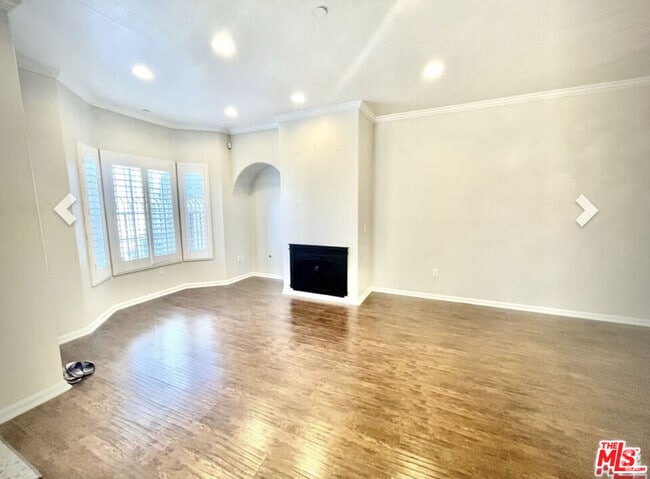 Building Photo - 909 S Gramercy Pl Unit 4 Rental